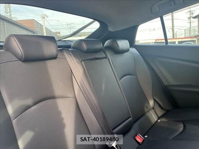 Toyota PRIUS 2019-03 8881622-7