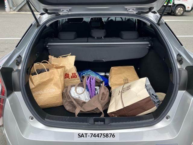 Toyota PRIUS 2018-12 8881632-9