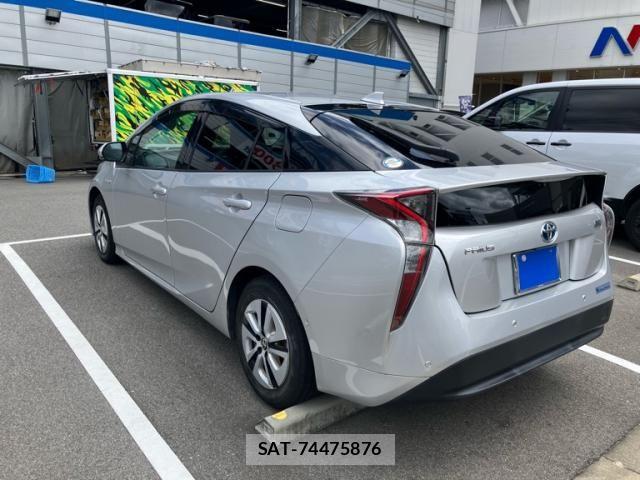 Toyota PRIUS 2018-12 8881632-4