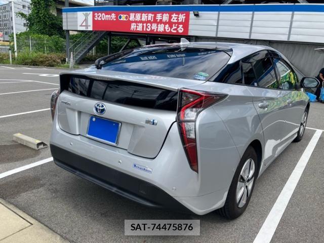 Toyota PRIUS 2018-12 8881632-5