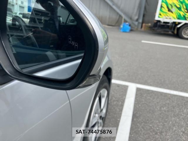 Toyota PRIUS 2018-12 8881632-6