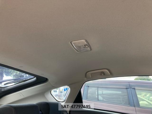 Toyota PRIUS 2013-12 8881673-15
