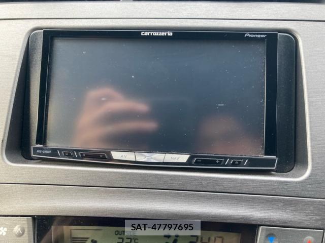Toyota PRIUS 2013-12 8881673-18