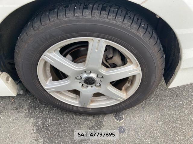 Toyota PRIUS 2013-12 8881673-8