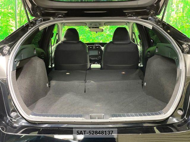 Toyota PRIUS 2017-10 8881603-11