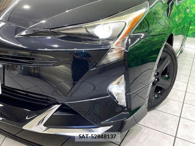 Toyota PRIUS 2017-10 8881603-13