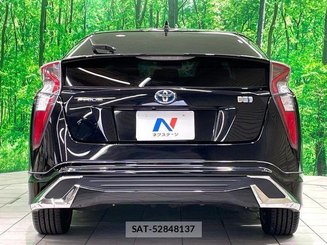Toyota PRIUS 2017-10 8881603-16