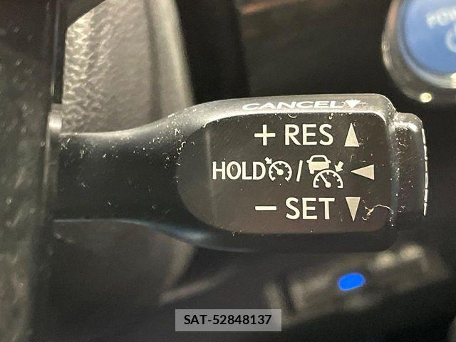 Toyota PRIUS 2017-10 8881603-6