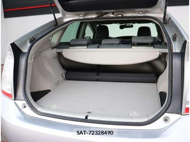 Toyota PRIUS 2009-11 8881652-14
