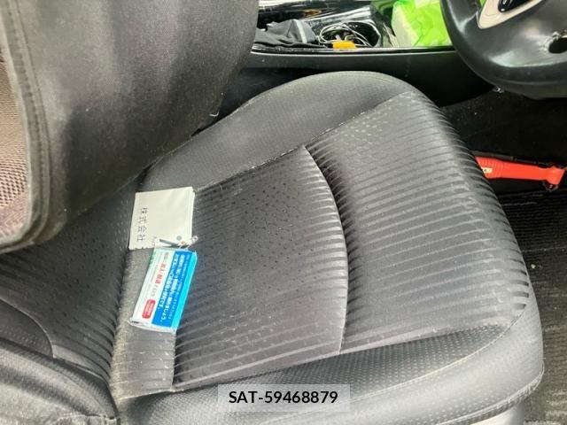 Toyota PRIUS 2018-12 8881650-10