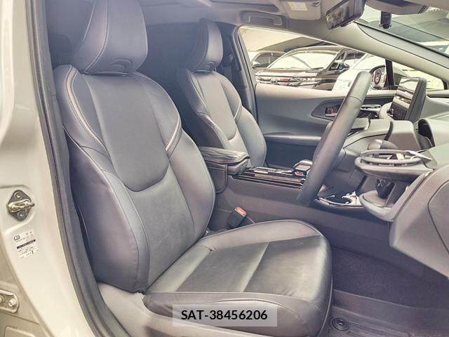 Toyota PRIUS 2023-08 8881592-17
