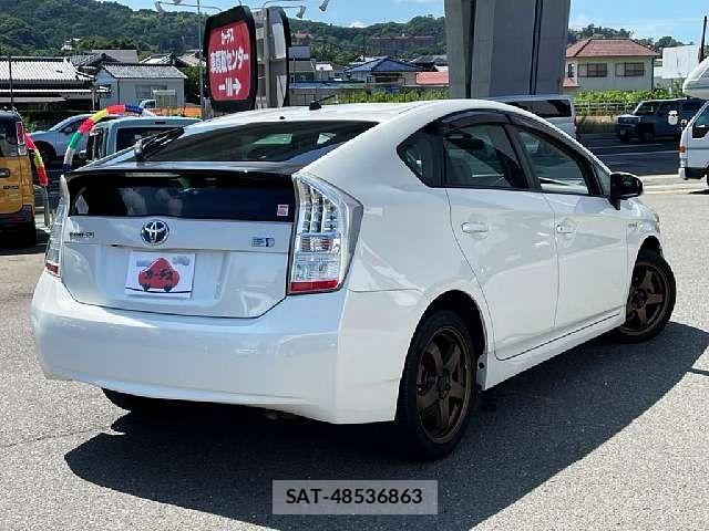 Toyota PRIUS 2010-08 8881664-2