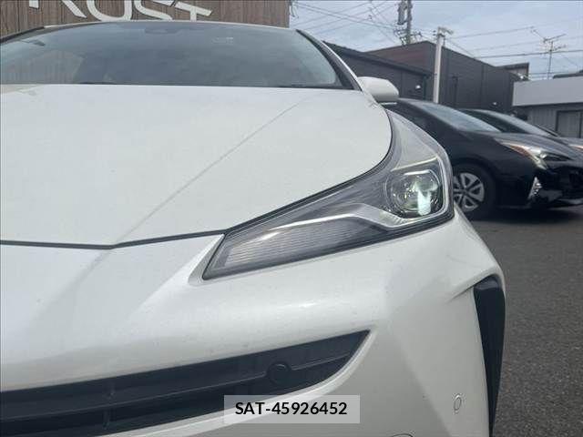 Toyota PRIUS 2019-08 8881620-10