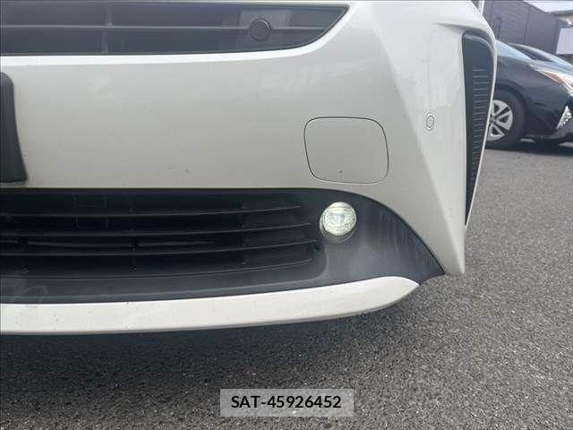 Toyota PRIUS 2019-08 8881620-11