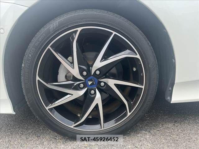 Toyota PRIUS 2019-08 8881620-12