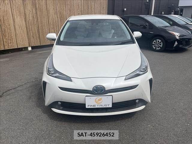 Toyota PRIUS 2019-08 8881620-13