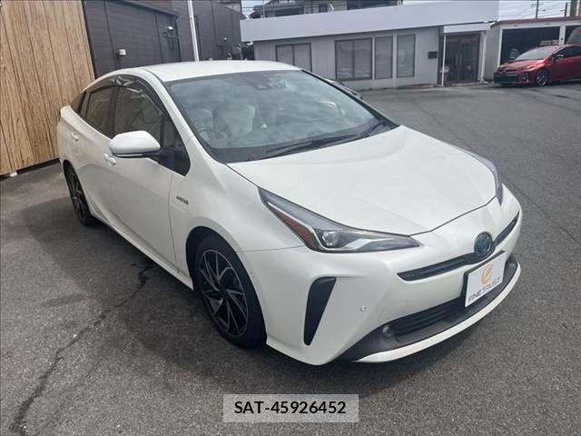 Toyota PRIUS 2019-08 8881620-14