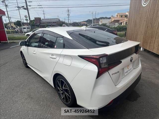 Toyota PRIUS 2019-08 8881620-18