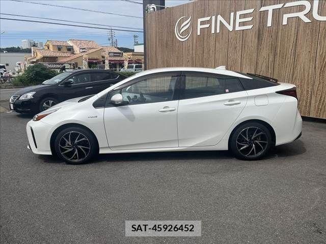 Toyota PRIUS 2019-08 8881620-19