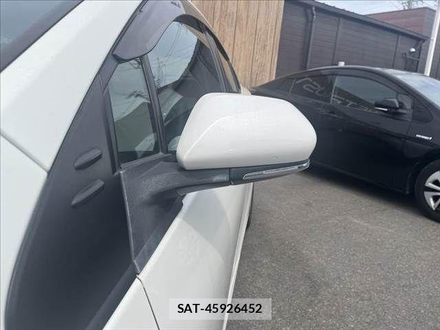 Toyota PRIUS 2019-08 8881620-24