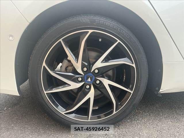 Toyota PRIUS 2019-08 8881620-27