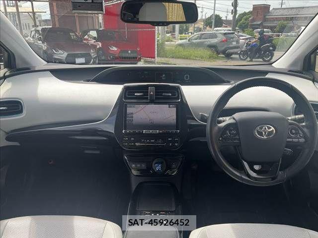 Toyota PRIUS 2019-08 8881620-2