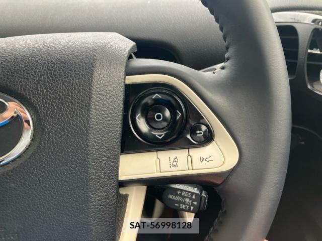 Toyota PRIUS 2017-02 8881649-10
