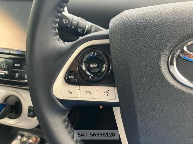 Toyota PRIUS 2017-02 8881649-11