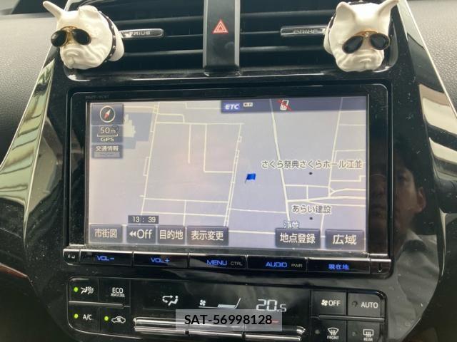 Toyota PRIUS 2017-02 8881649-14