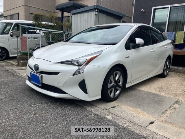 Toyota PRIUS 2017-02 8881649-1