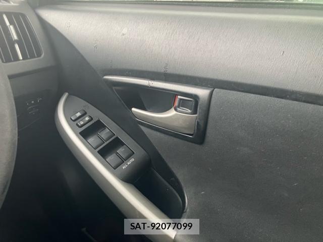 Toyota PRIUS 2015-07 8881662-9