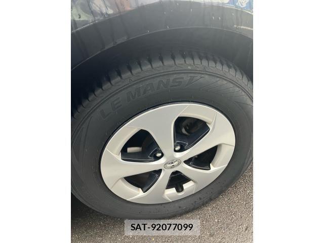 Toyota PRIUS 2015-07 8881662-17
