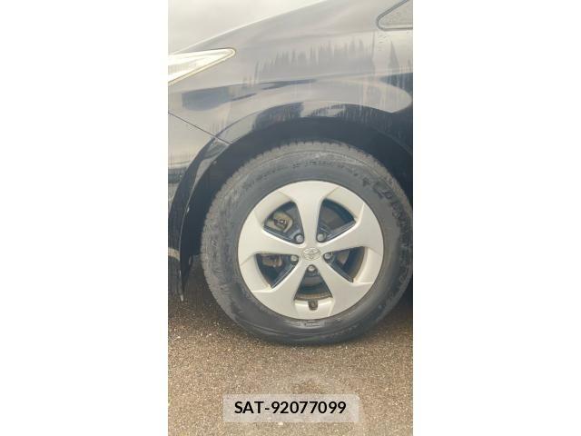 Toyota PRIUS 2015-07 8881662-18