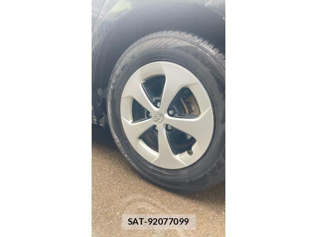 Toyota PRIUS 2015-07 8881662-19