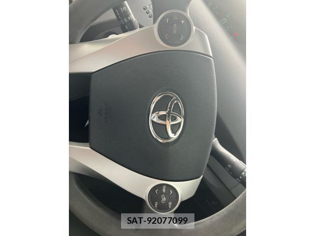 Toyota PRIUS 2015-07 8881662-7