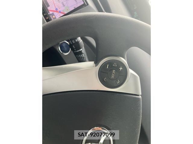 Toyota PRIUS 2015-07 8881662-8