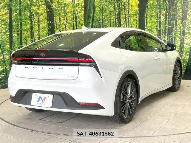 Toyota PRIUS 2024-06 8881595-16