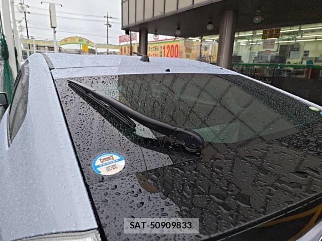 Toyota PRIUS 2010-07 8881642-10