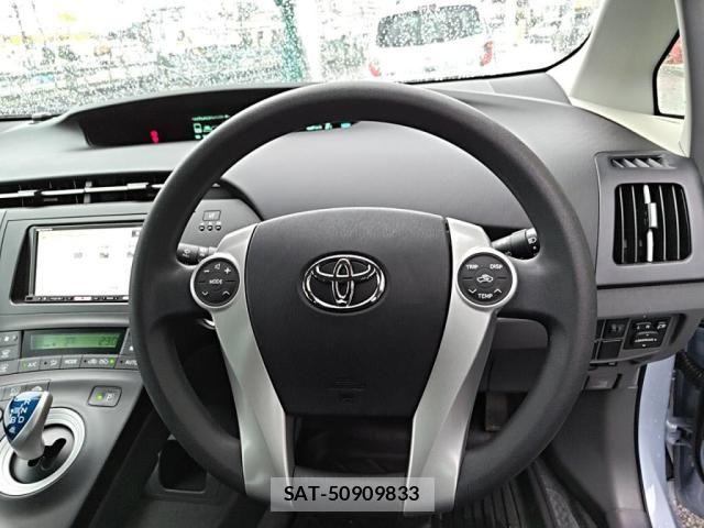 Toyota PRIUS 2010-07 8881642-15