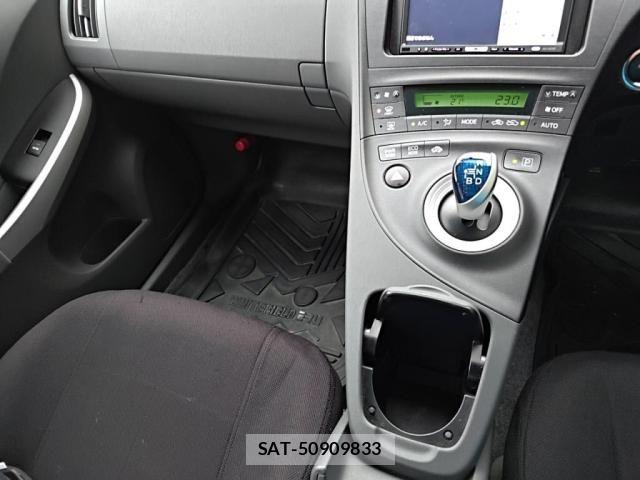 Toyota PRIUS 2010-07 8881642-17
