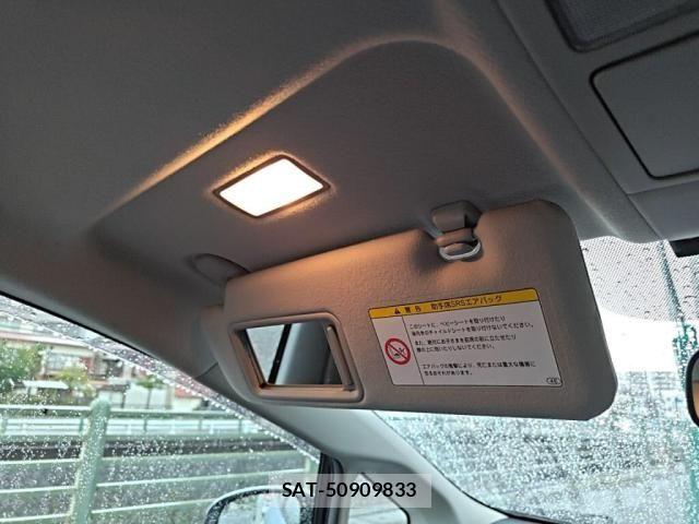 Toyota PRIUS 2010-07 8881642-19