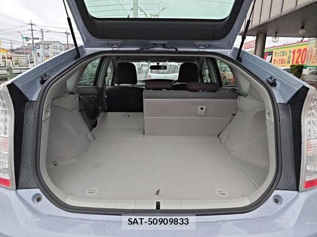 Toyota PRIUS 2010-07 8881642-26