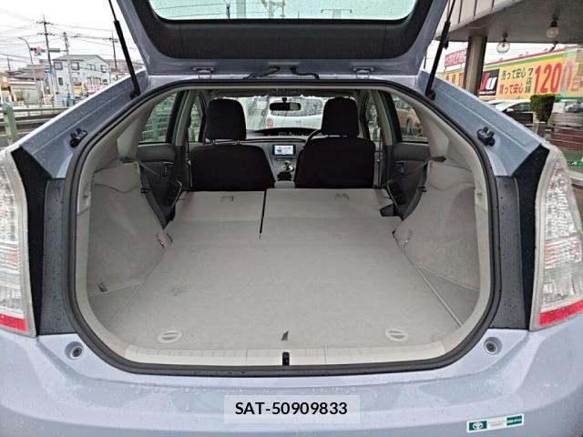Toyota PRIUS 2010-07 8881642-27