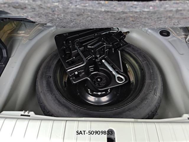 Toyota PRIUS 2010-07 8881642-29
