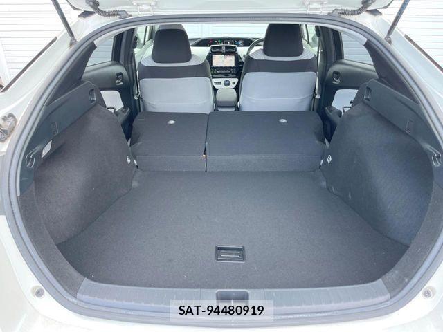 Toyota PRIUS 2015-12 8881640-9
