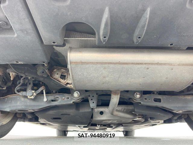 Toyota PRIUS 2015-12 8881640-18