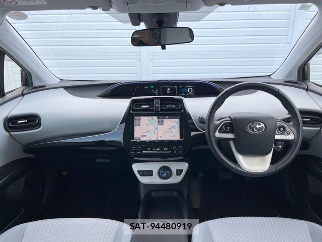 Toyota PRIUS 2015-12 8881640-1