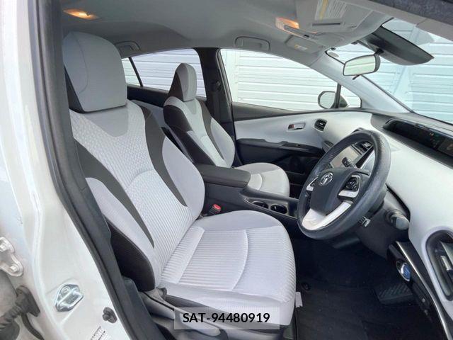 Toyota PRIUS 2015-12 8881640-7