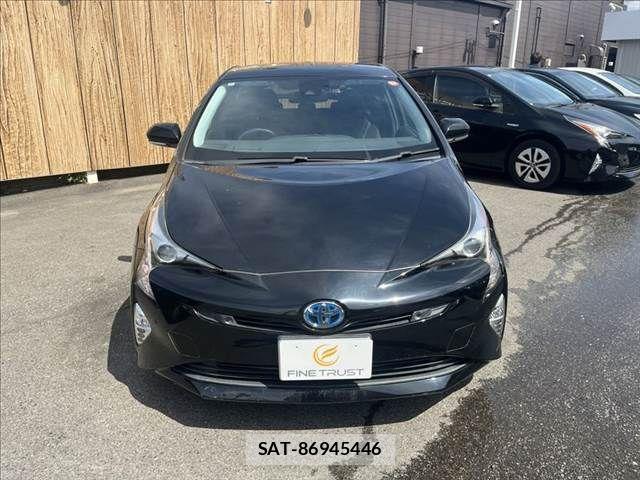 Toyota PRIUS 2016-10 8881612-13