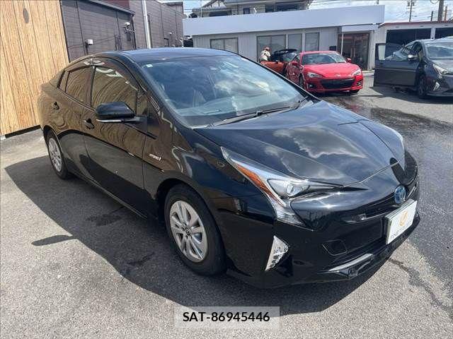 Toyota PRIUS 2016-10 8881612-14